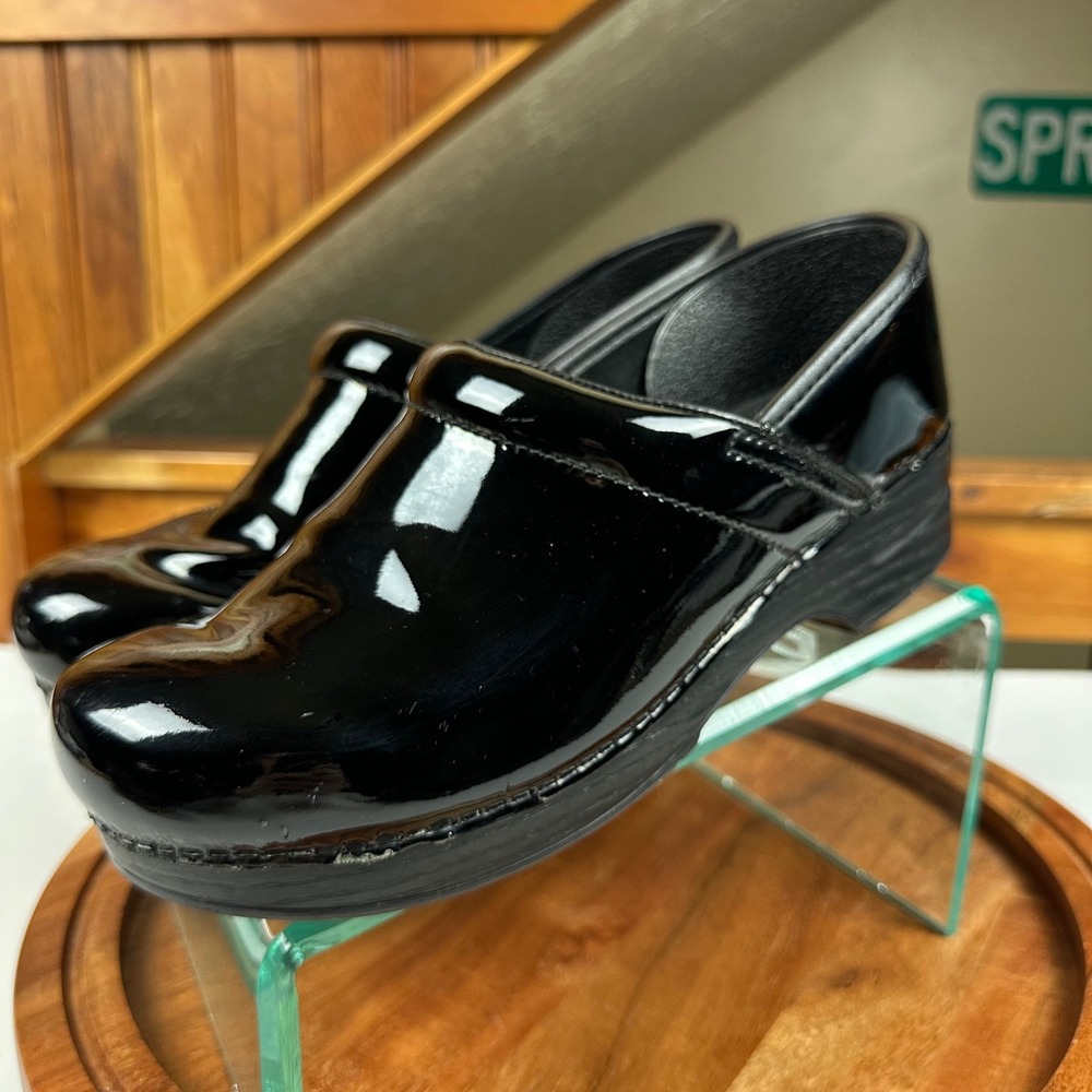 Dansko Professional Black Patent Leather Clogs Size 42 Nursing Work Shoes